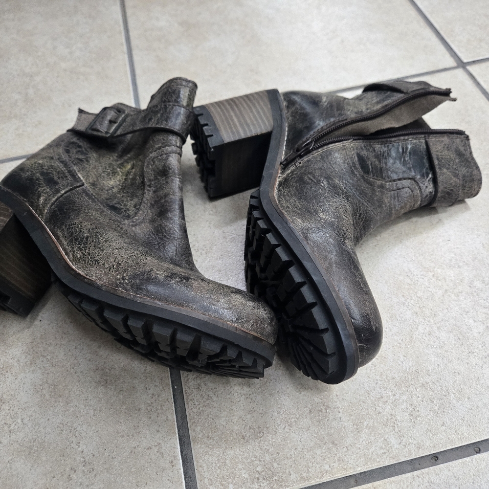 Diba true Craze Hot boots size 8. No flaws. Like New - Picture 6 of 15